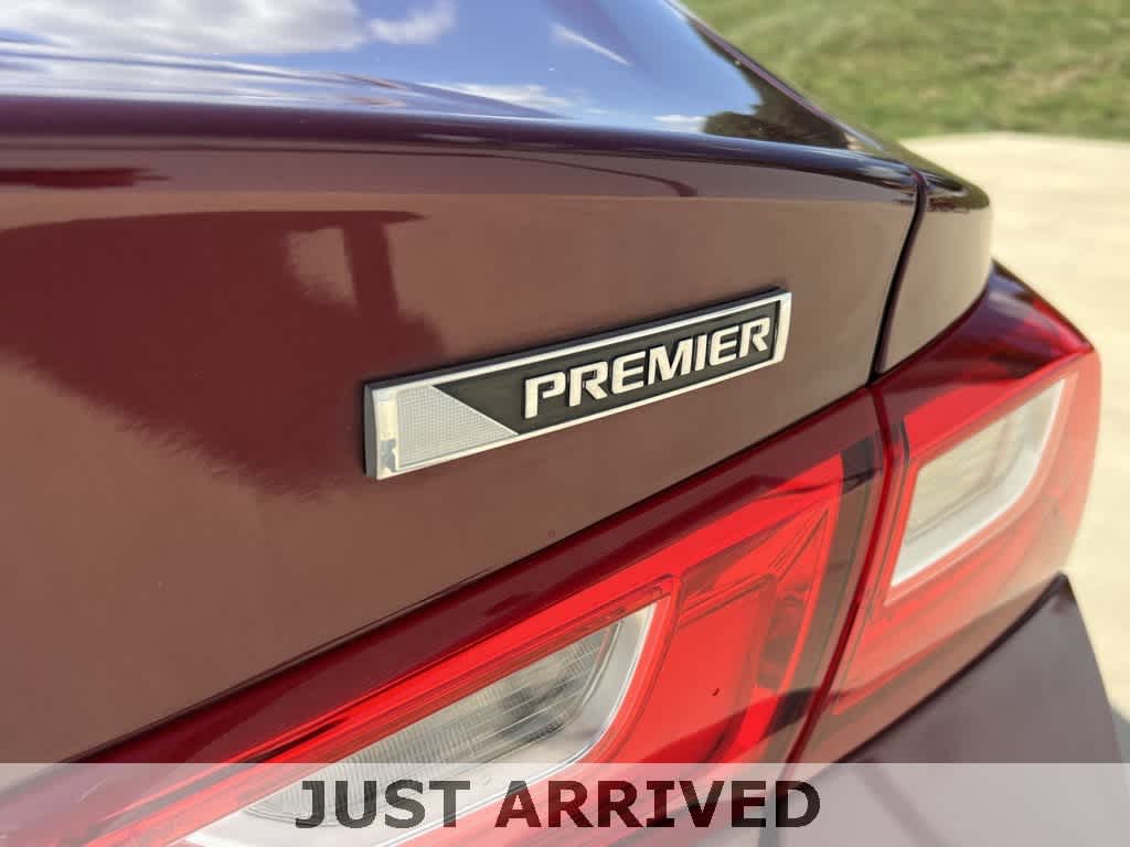 Thumbnail: 2016 Chevrolet Malibu - 12