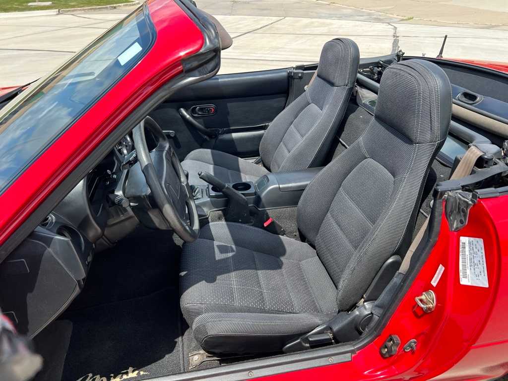 Thumbnail: 1995 Mazda MX-5 Miata - 17