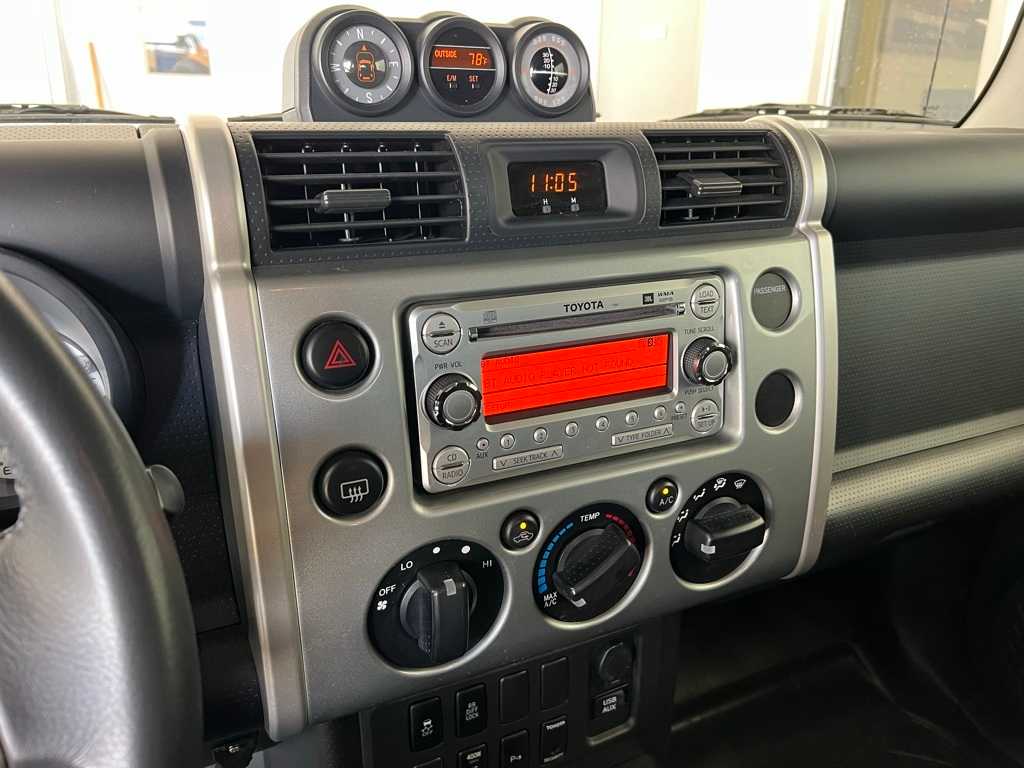 Thumbnail: 2012 Toyota FJ Cruiser - 25