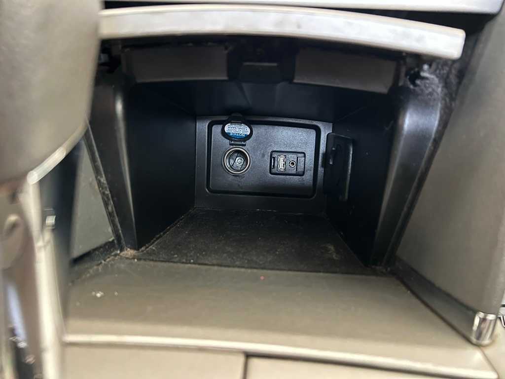 Thumbnail: 2011 Toyota Camry - 27