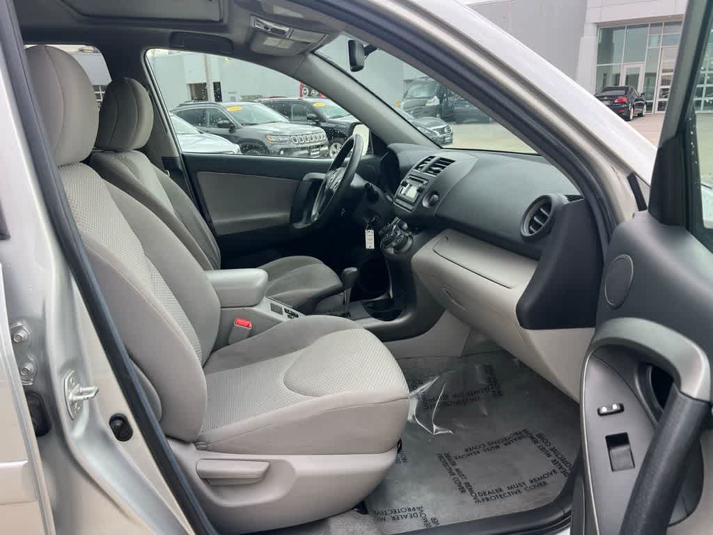 Thumbnail: 2012 Toyota RAV4 - 21