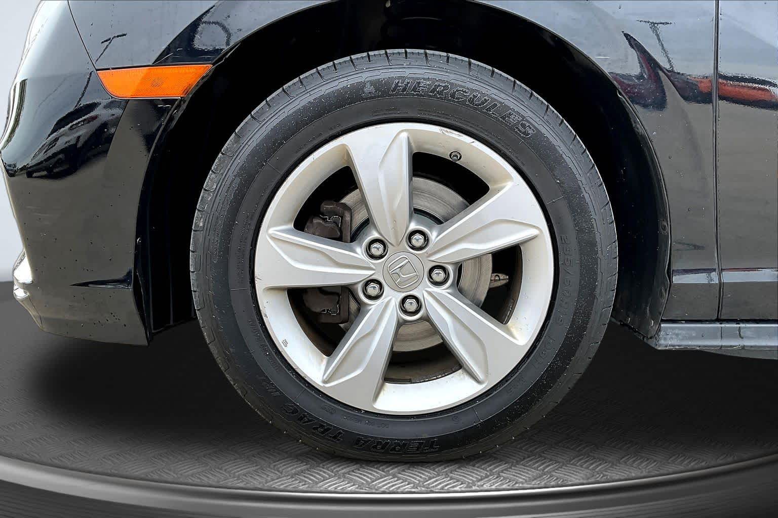 Thumbnail: 2018 Honda Odyssey - 8
