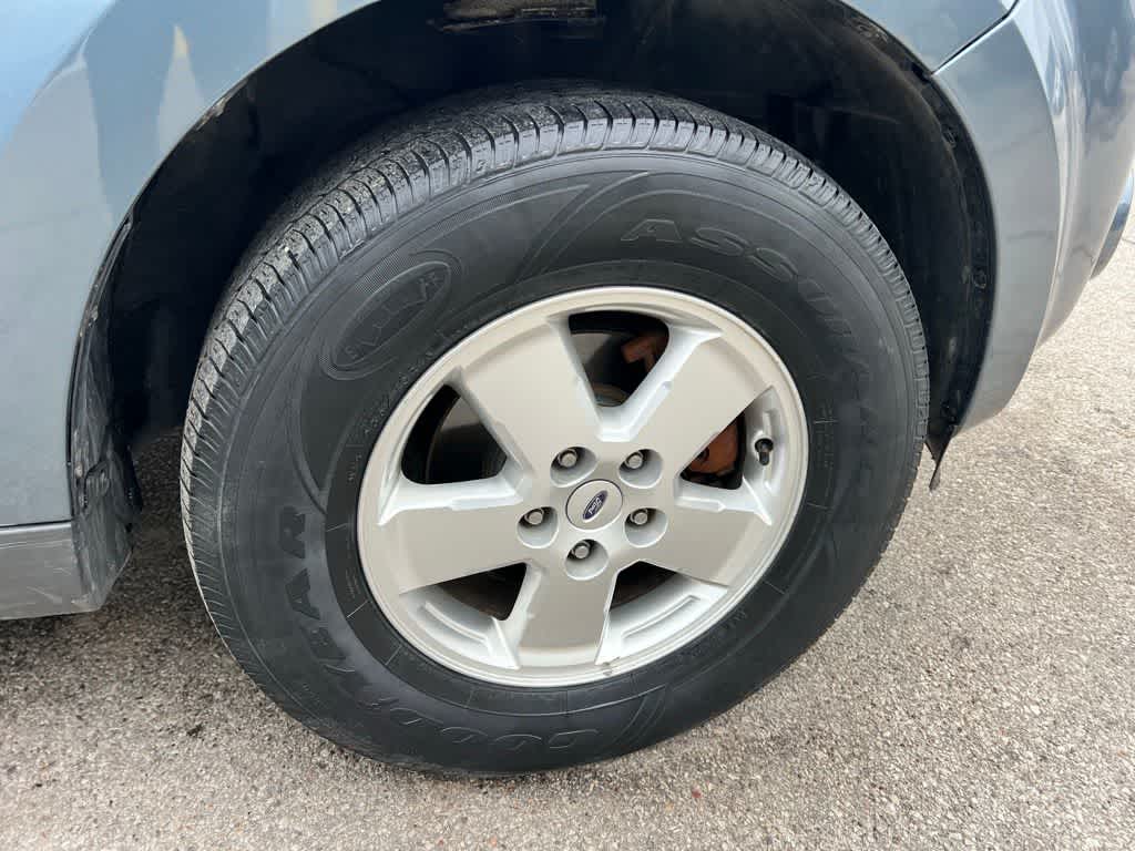 Thumbnail: 2011 Ford Escape - 13