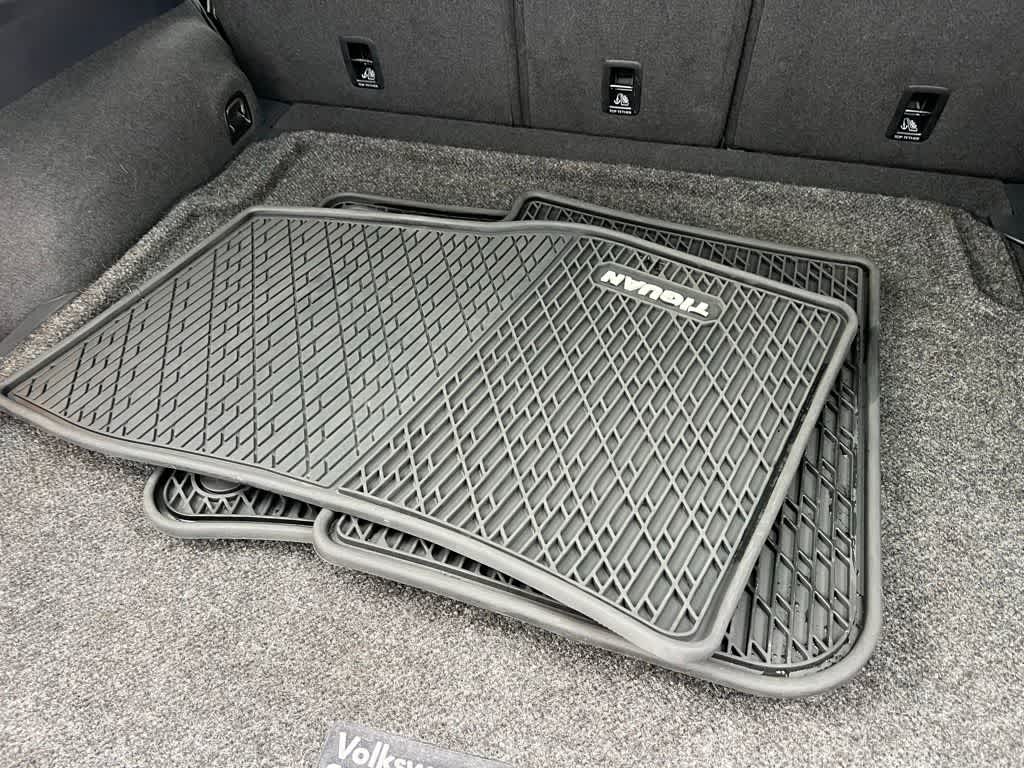 Thumbnail: 2021 Volkswagen Tiguan - 24