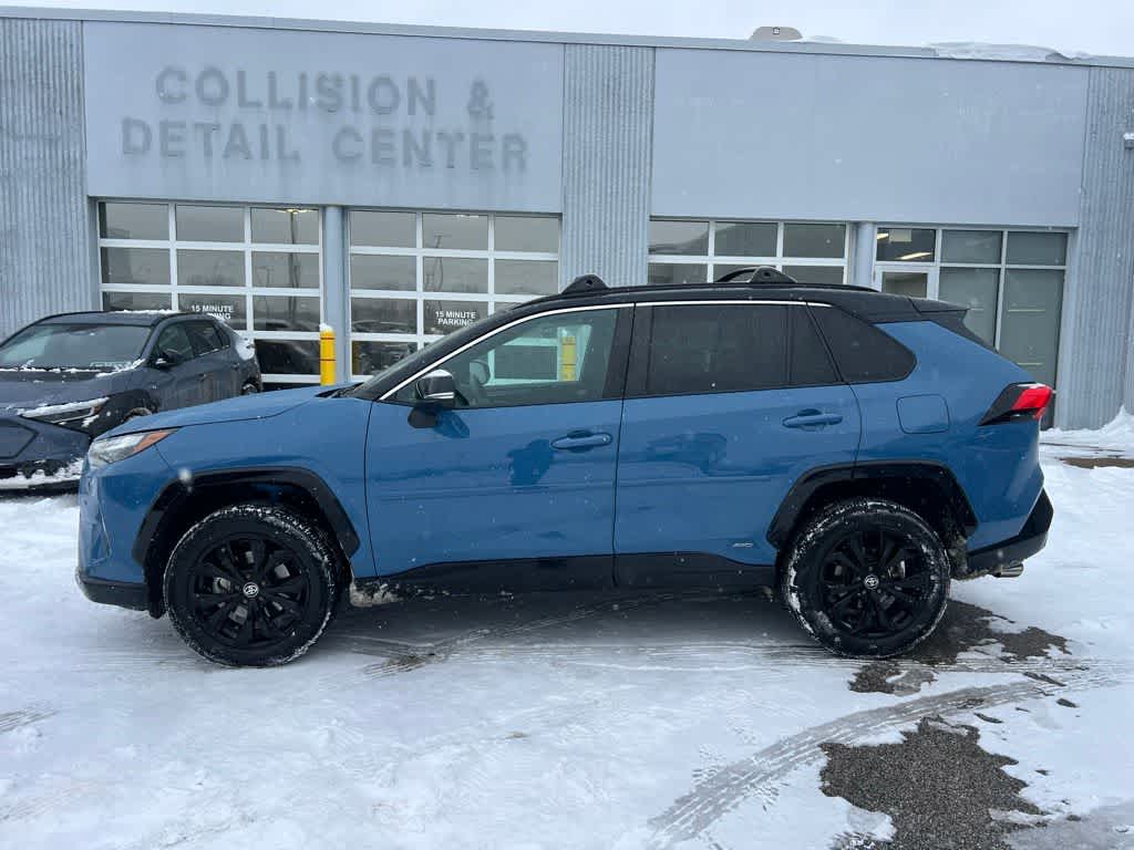 Thumbnail: 2022 Toyota RAV4 - 3