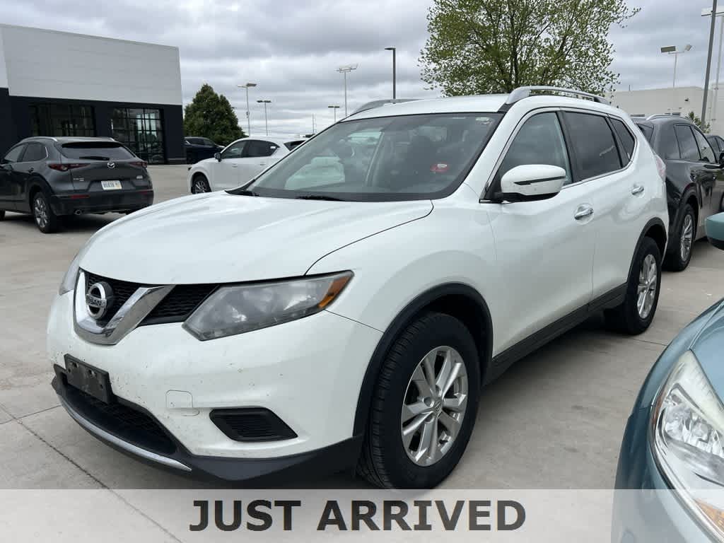 2016 Nissan Rogue SV -
                  Urbandale, IA