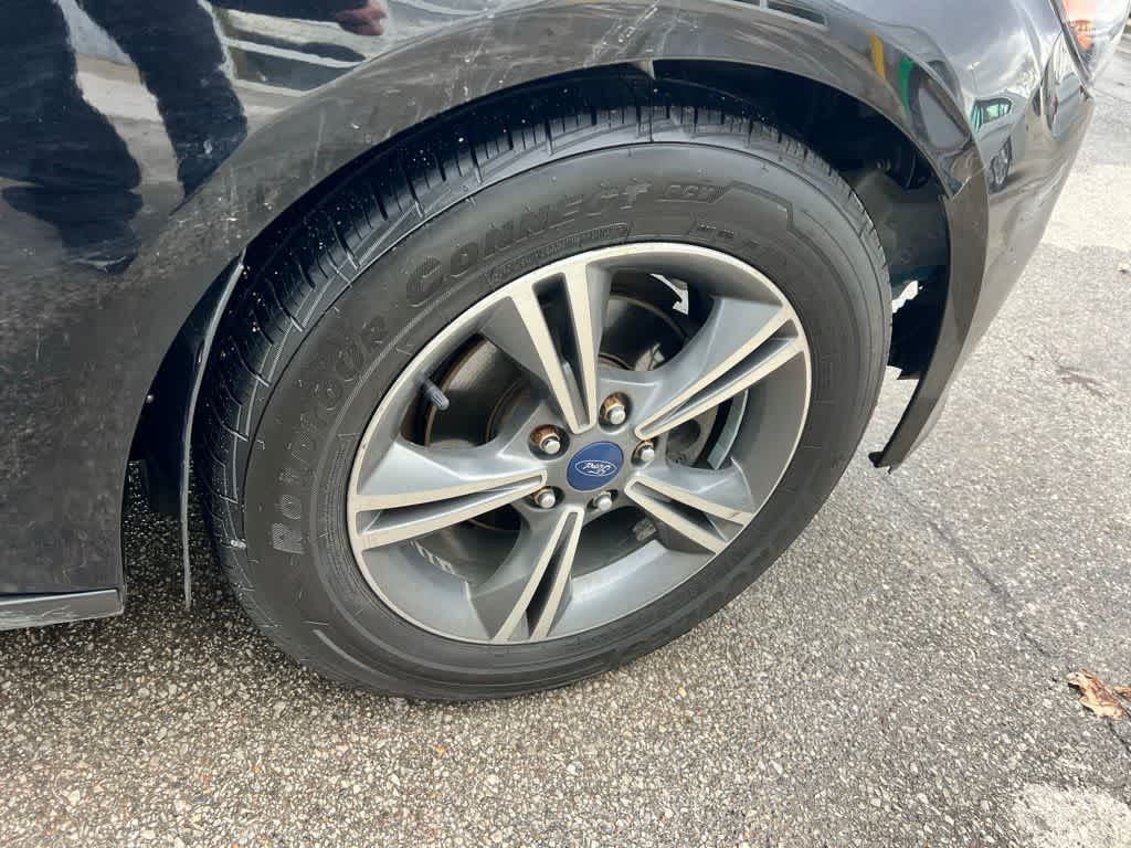 Thumbnail: 2016 Ford Focus - 13