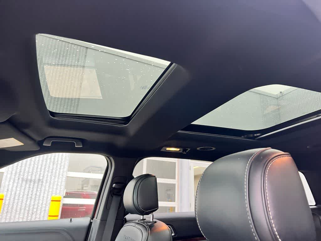 Thumbnail: 2016 Ford Explorer - 21