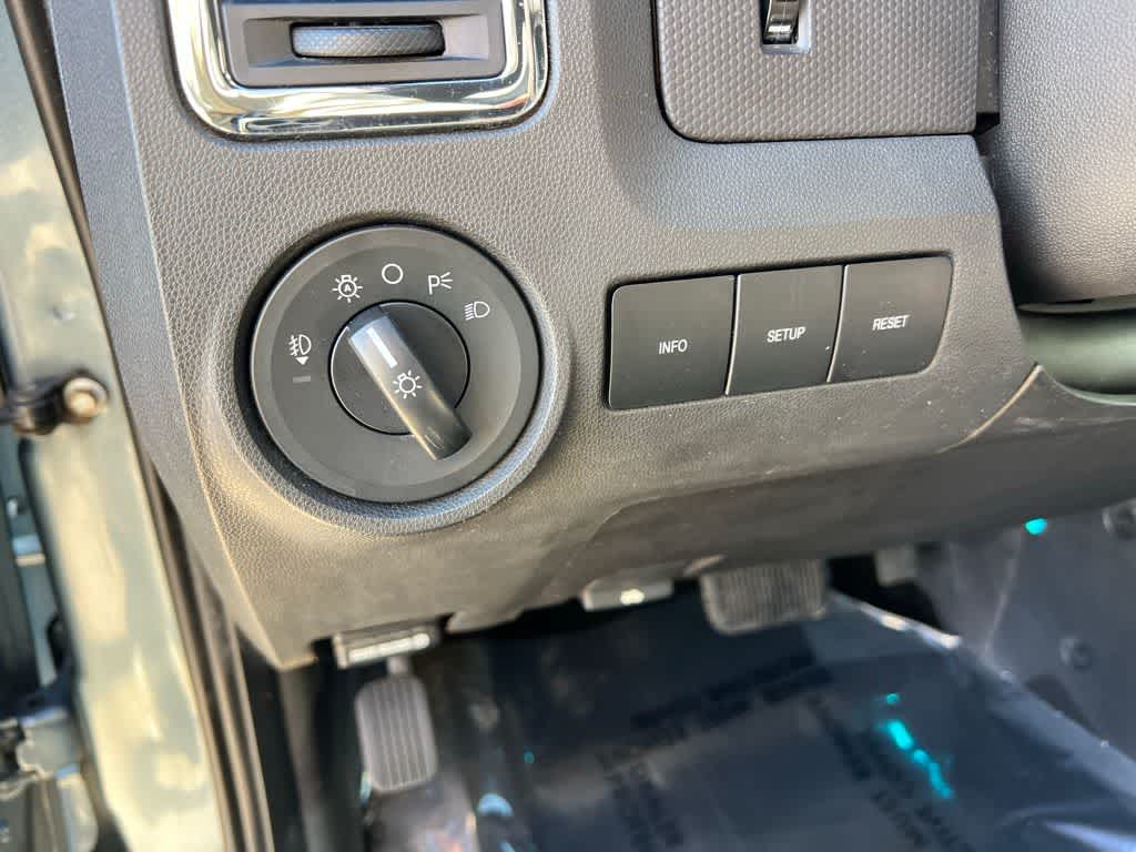 Thumbnail: 2011 Ford Escape - 17