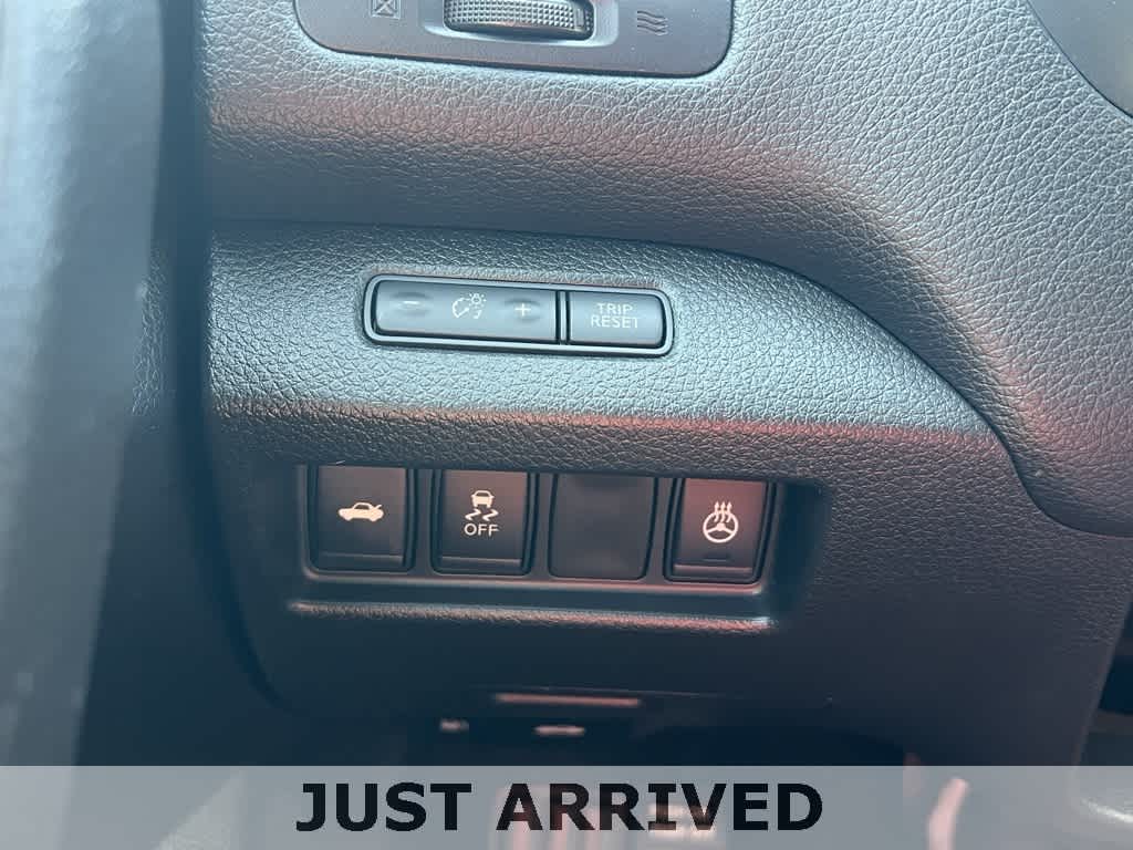 Thumbnail: 2016 Nissan Altima - 28