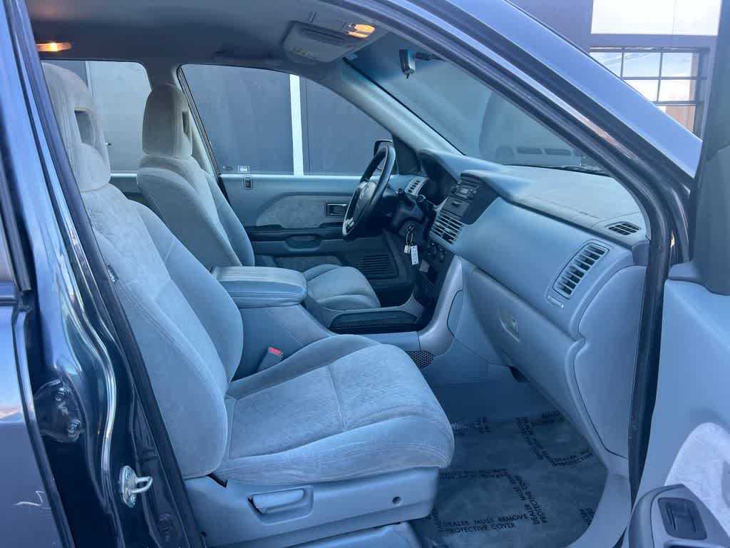 Thumbnail: 2004 Honda Pilot - 26