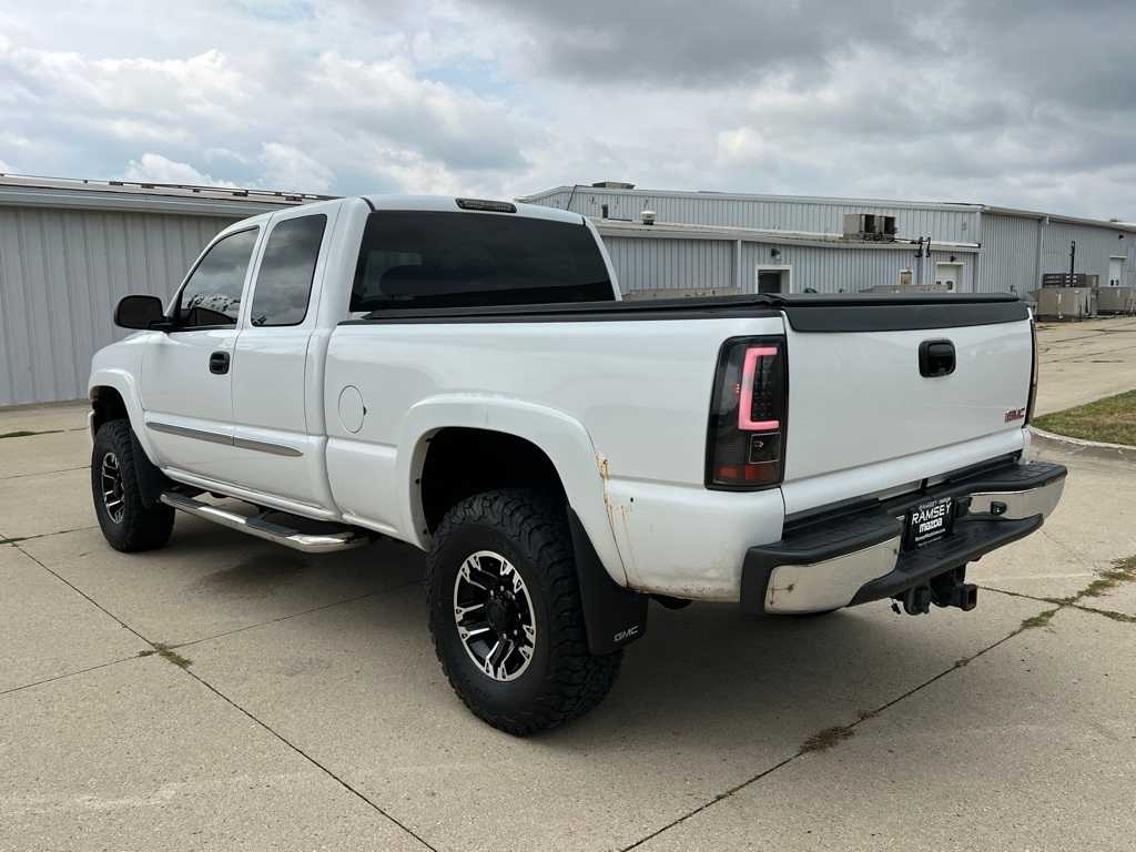 Thumbnail: 2005 GMC Sierra 2500 - 4