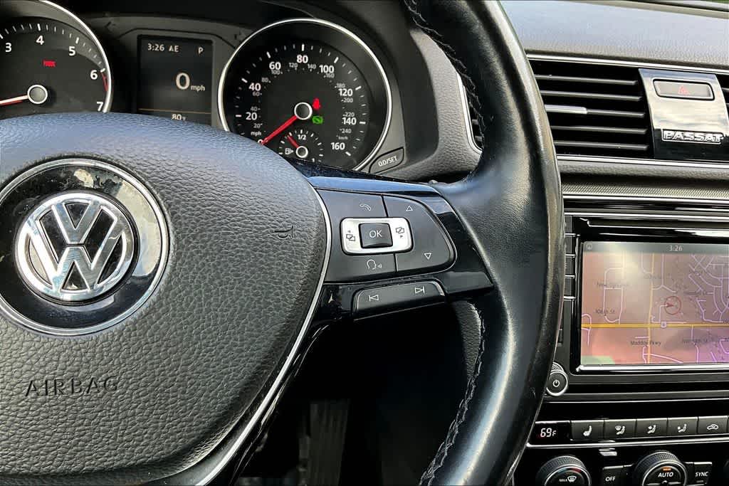 Thumbnail: 2018 Volkswagen Passat - 21