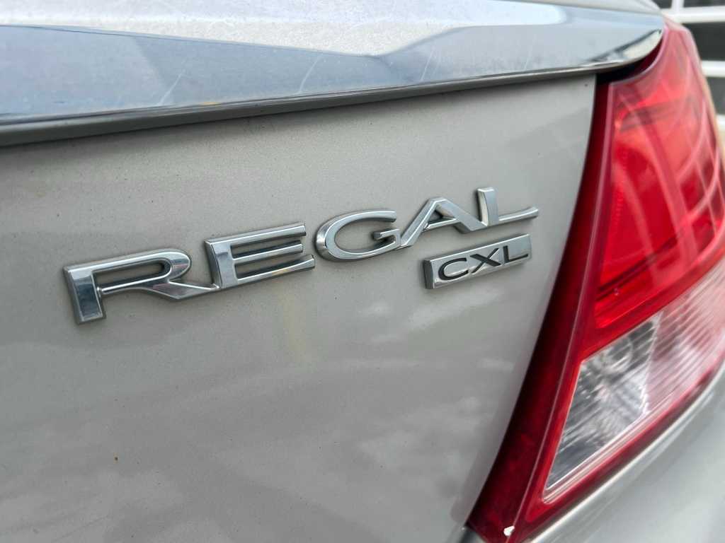Thumbnail: 2011 Buick Regal - 10