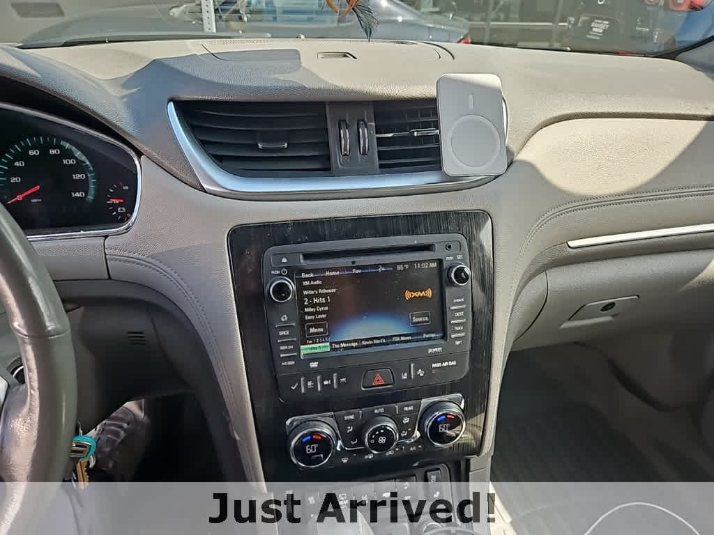 Thumbnail: 2015 Chevrolet Traverse - 3