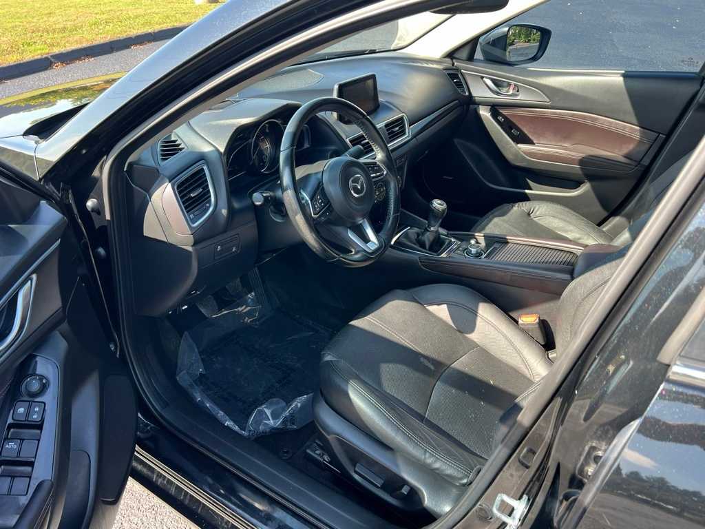 Thumbnail: 2017 Mazda Mazda3 - 2