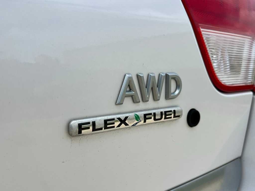 Thumbnail: 2011 Mercury Milan - 15