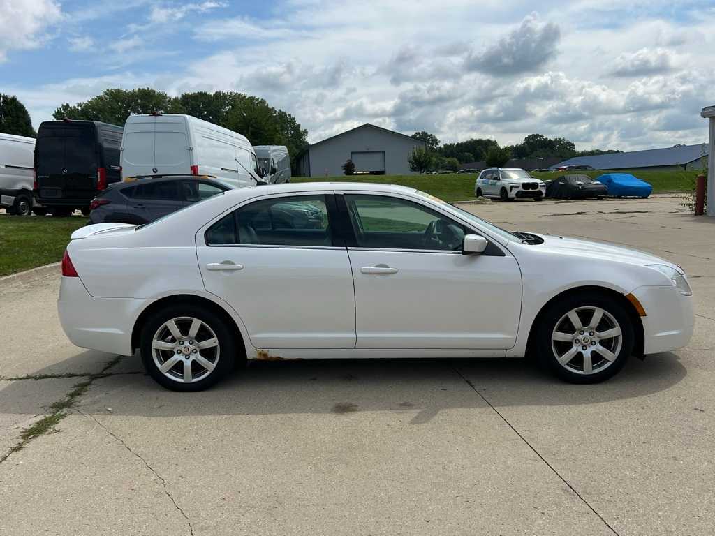Thumbnail: 2011 Mercury Milan - 6