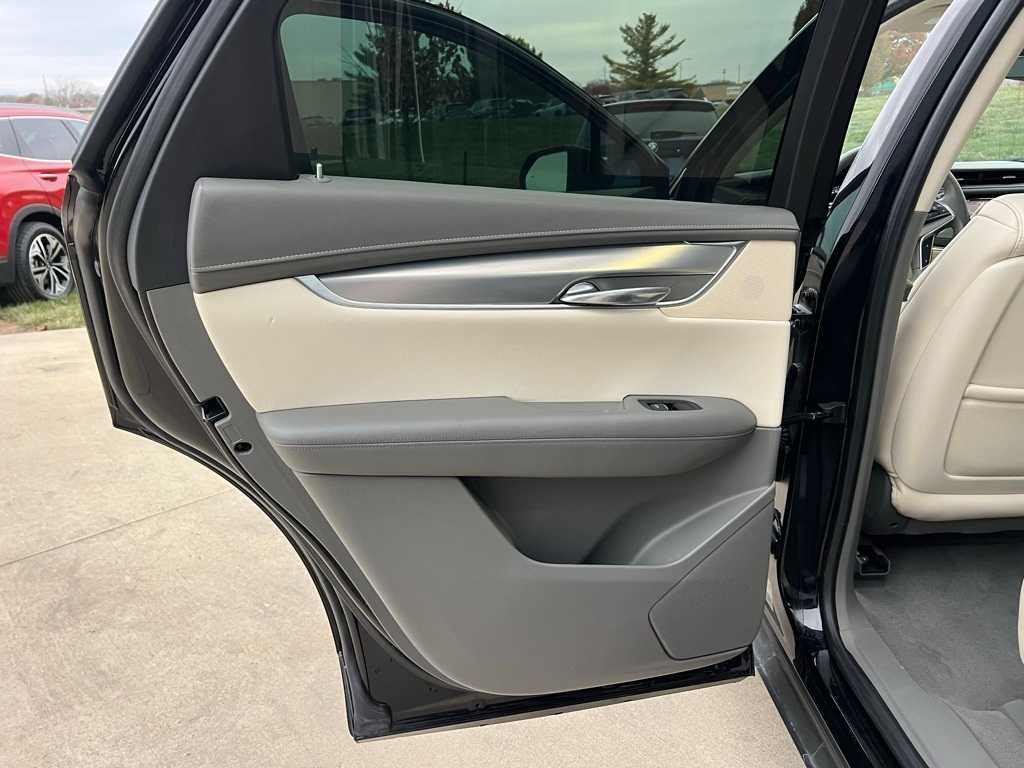 Thumbnail: 2017 Cadillac XT5 - 22