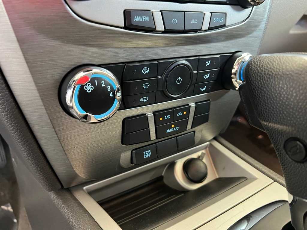 Thumbnail: 2012 Ford Fusion - 25