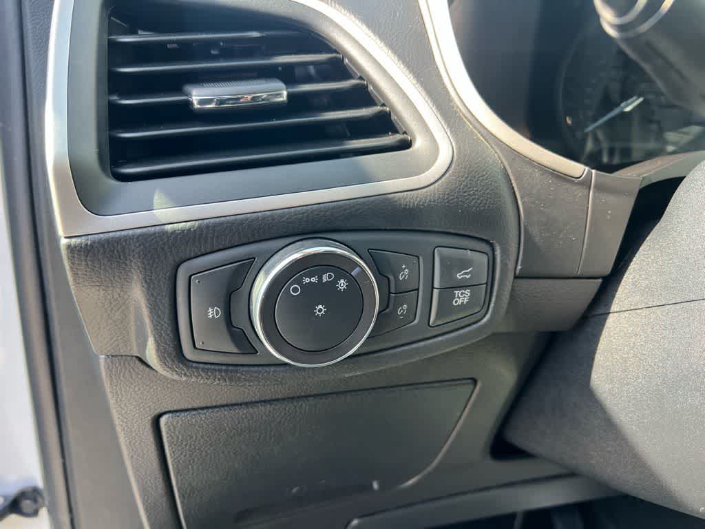 Thumbnail: 2019 Ford Edge - 14