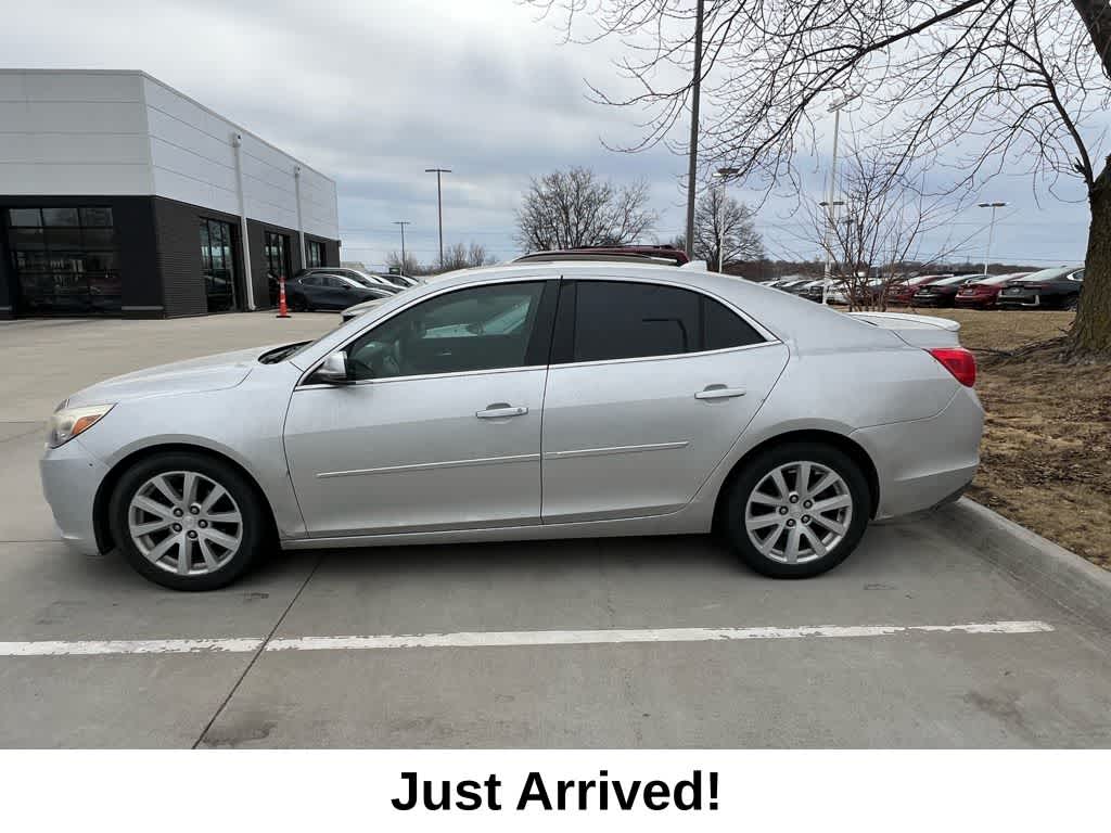 Thumbnail: 2014 Chevrolet Malibu - 3