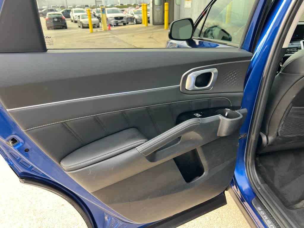 Thumbnail: 2023 Kia Sorento - 21