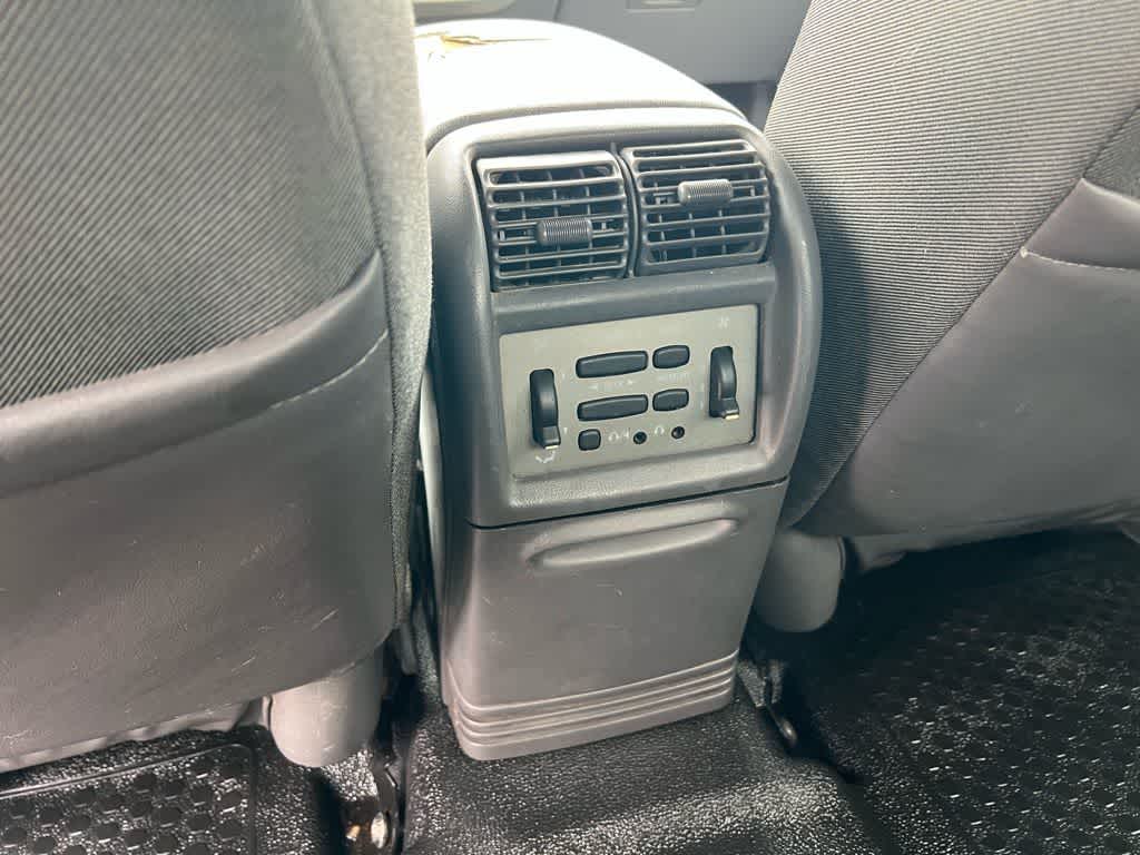 Thumbnail: 2001 Ford Explorer Sport Trac - 17