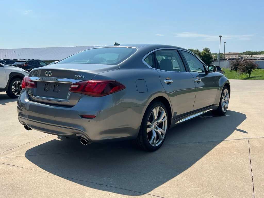 Thumbnail: 2017 INFINITI Q70 - 6