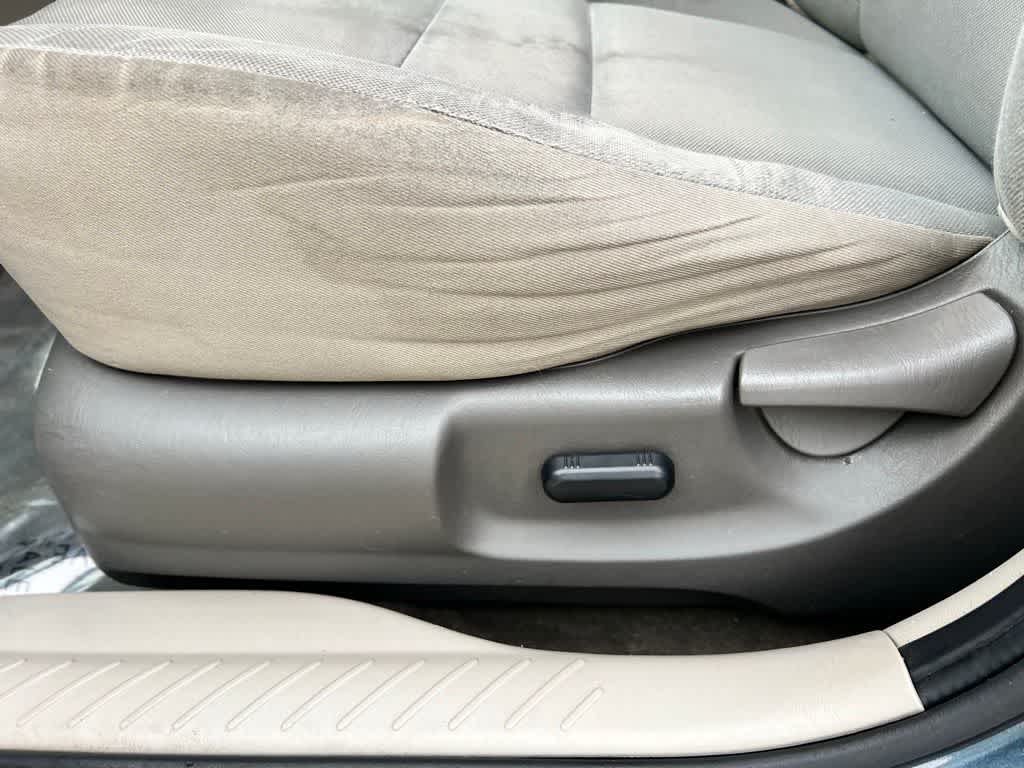 Thumbnail: 2011 Ford Escape - 19