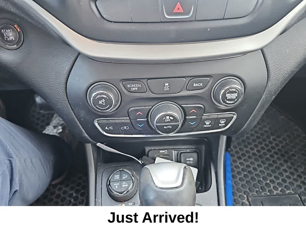 Thumbnail: 2014 Jeep Cherokee - 8