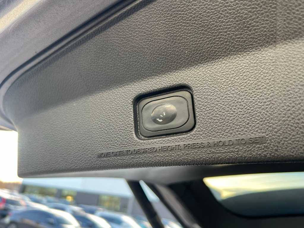 Thumbnail: 2014 Ford Explorer - 23