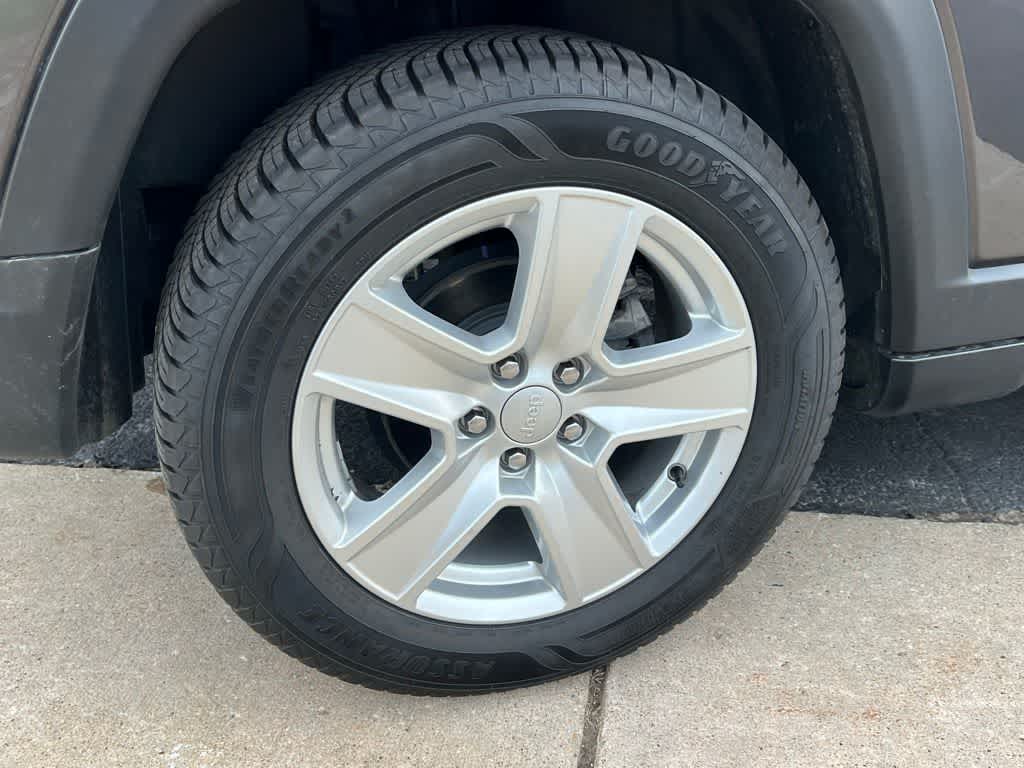 Thumbnail: 2022 Jeep Compass - 12