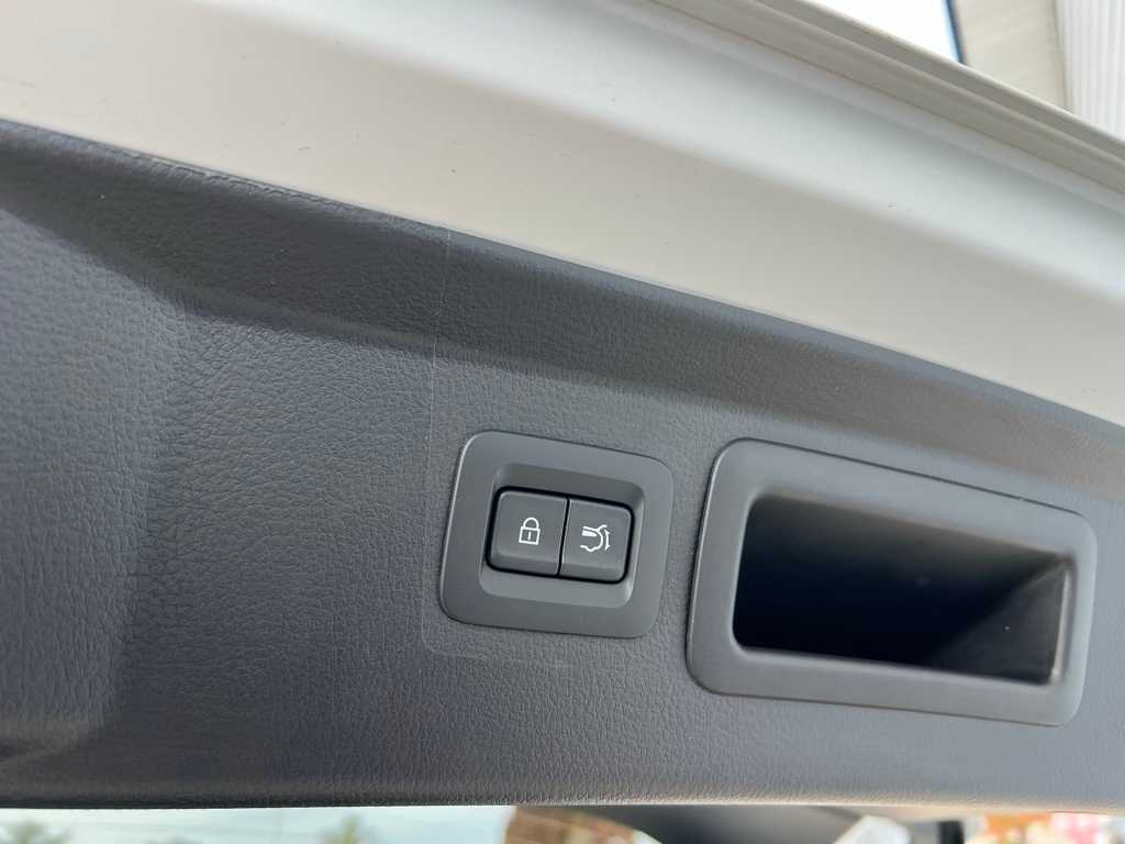 Thumbnail: 2025 Mazda CX-50 - 23