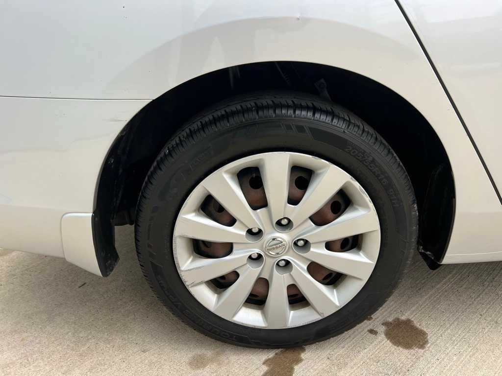 Thumbnail: 2017 Nissan Sentra - 12