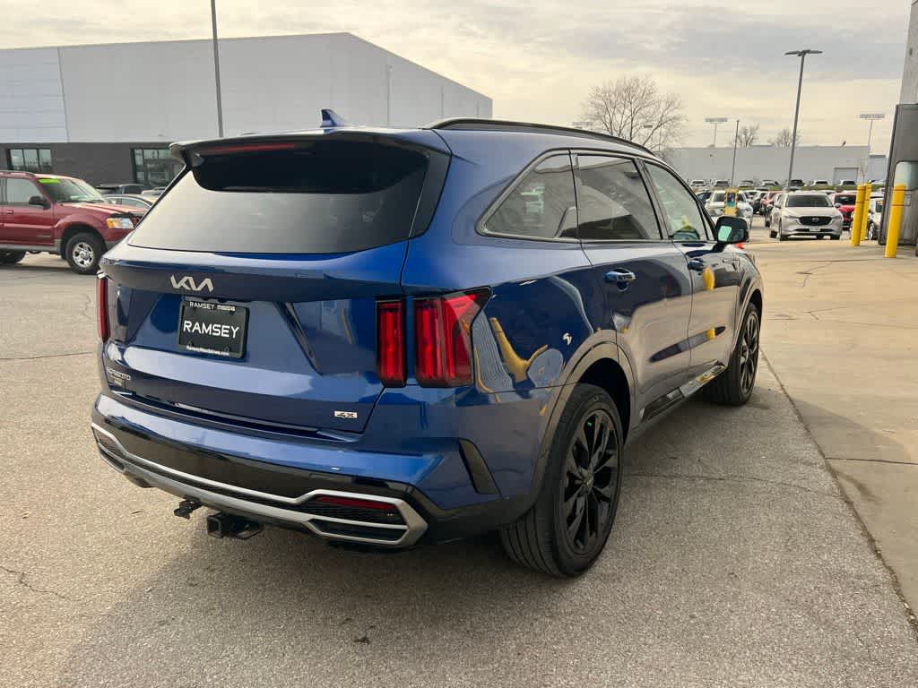 Thumbnail: 2023 Kia Sorento - 6