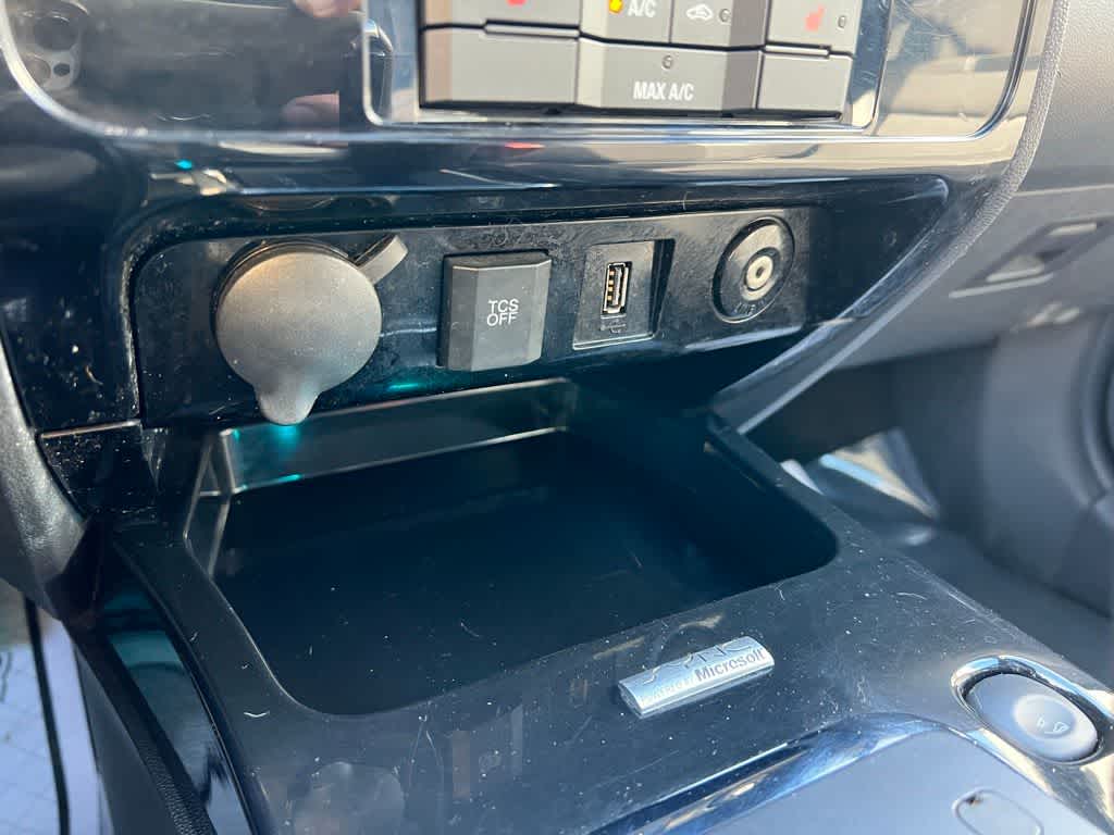 Thumbnail: 2011 Ford Escape - 28