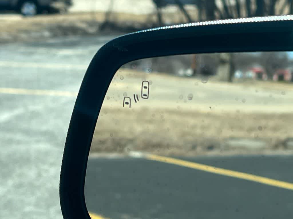 Thumbnail: 2016 Chevrolet Equinox - 38