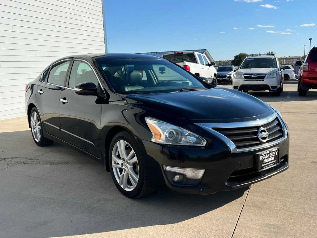 Thumbnail: 2013 Nissan Altima - 8