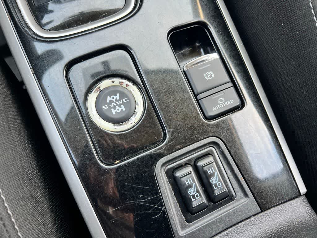 Thumbnail: 2018 Mitsubishi Outlander - 31