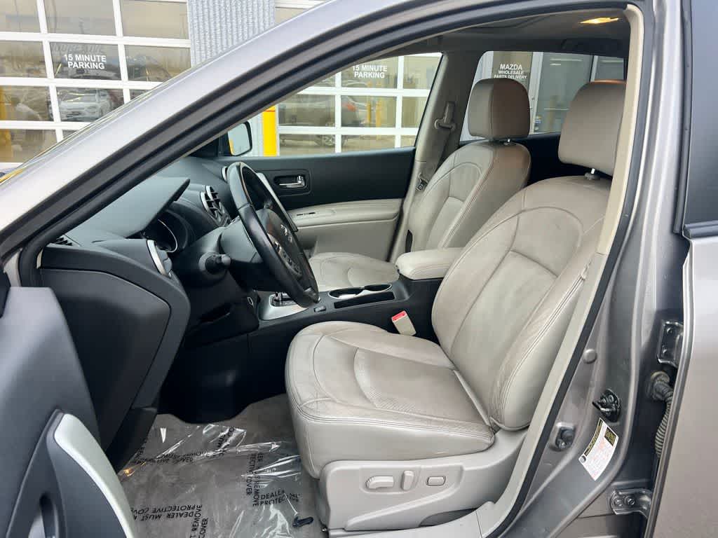 Thumbnail: 2011 Nissan Rogue - 16