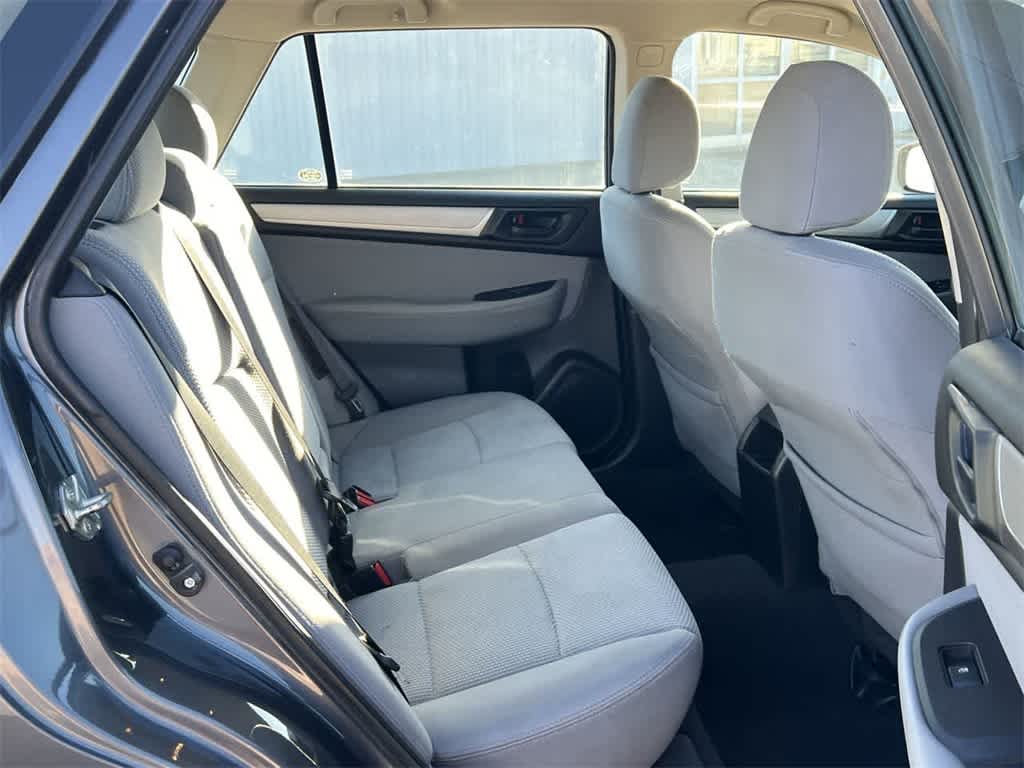 2018 Subaru Outback 2.5i 18