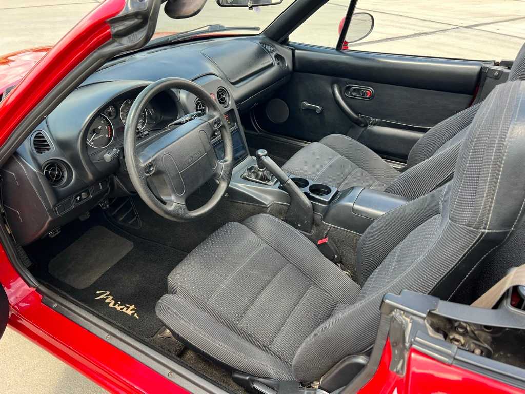 Thumbnail: 1995 Mazda MX-5 Miata - 16