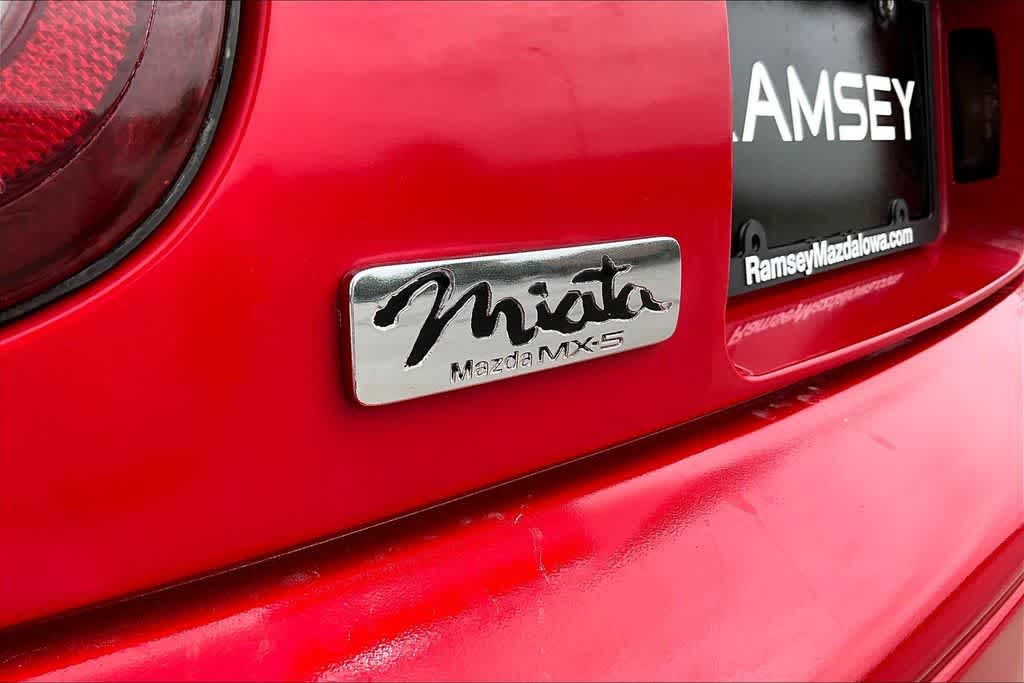 Thumbnail: 1992 Mazda MX-5 Miata - 28