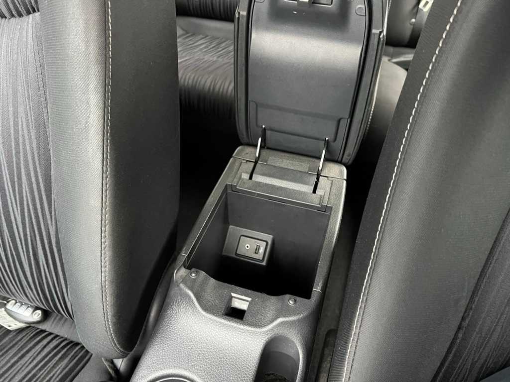 Thumbnail: 2017 Nissan Sentra - 30