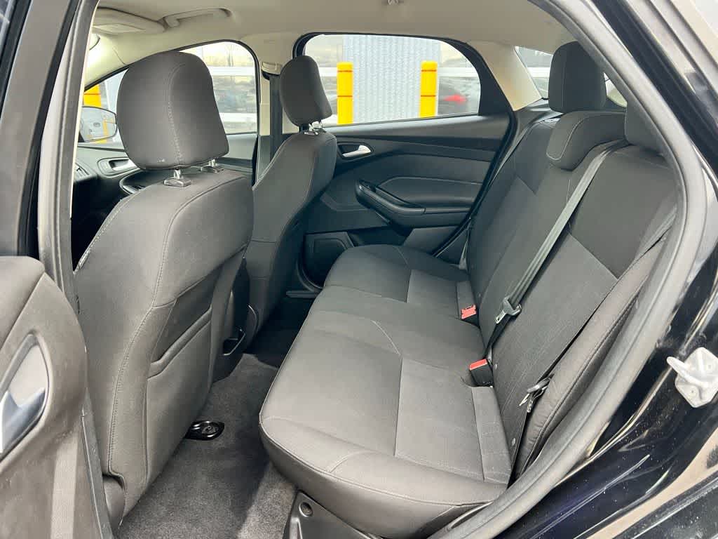 Thumbnail: 2016 Ford Focus - 18