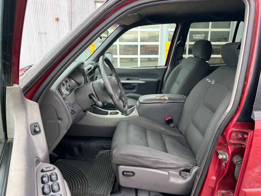 Thumbnail: 2001 Ford Explorer Sport Trac - 12
