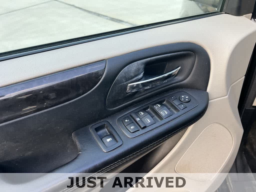 Thumbnail: 2018 Dodge Grand Caravan - 12