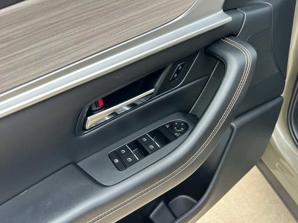 Thumbnail: 2025 Mazda CX-70 - 13