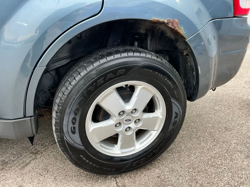 Thumbnail: 2011 Ford Escape - 11